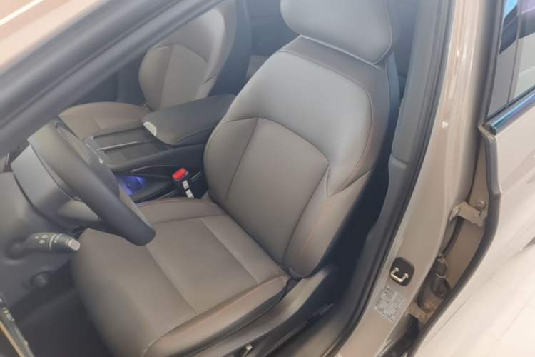 Used Hongqi EH7 2025 640 All-Wheel Drive Smart Selection Edition Left Front Seat