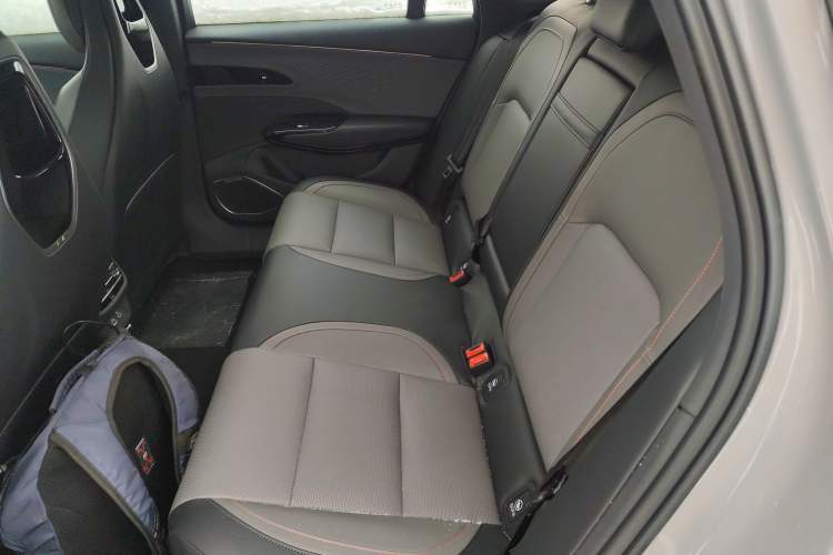 Used Hongqi EH7 2025 640 All-Wheel Drive Smart Selection Edition Left Rear Seat