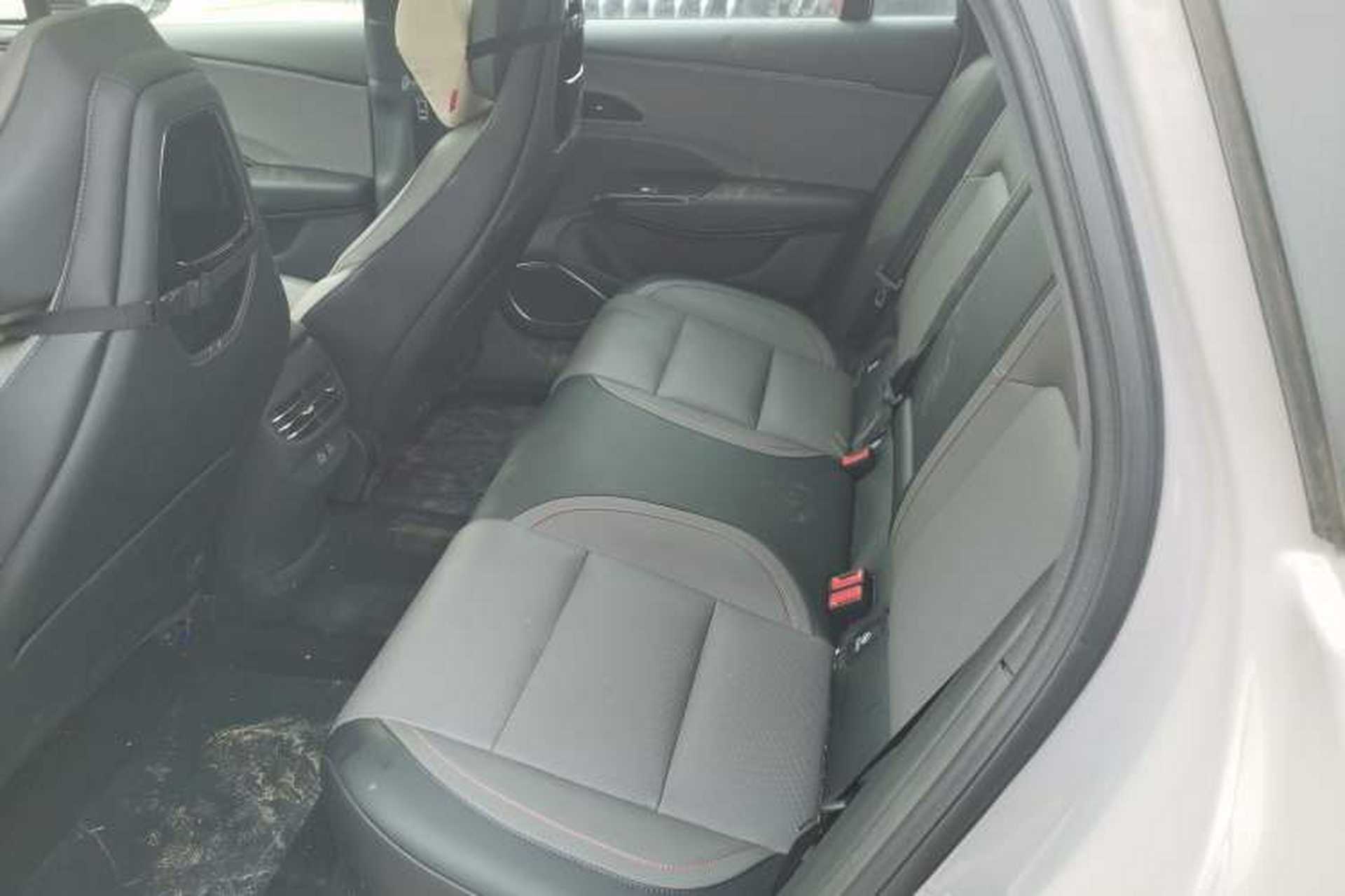 Used Hongqi EH7 2025 640 All-Wheel Drive Smart Selection Edition Left Rear Seat