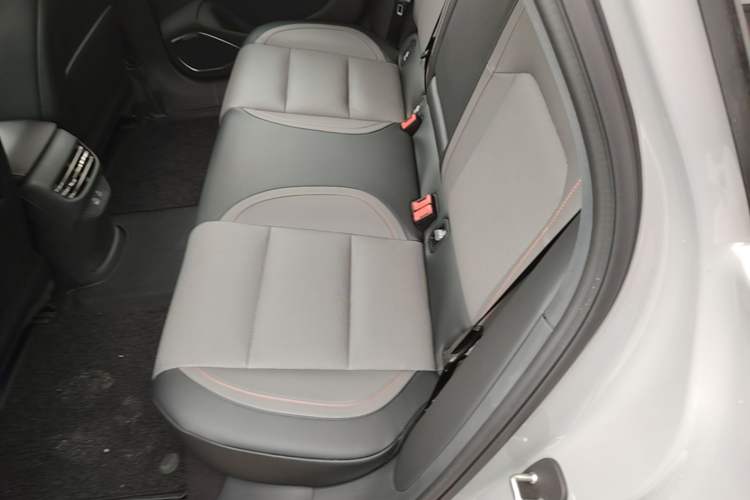 Used Hongqi EH7 2025 640 All-Wheel Drive Smart Selection Edition Left Rear Seat