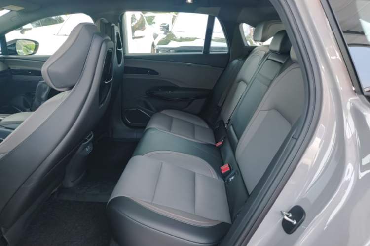 Used Hongqi EH7 2025 640 All-Wheel Drive Smart Selection Edition Left Rear Seat