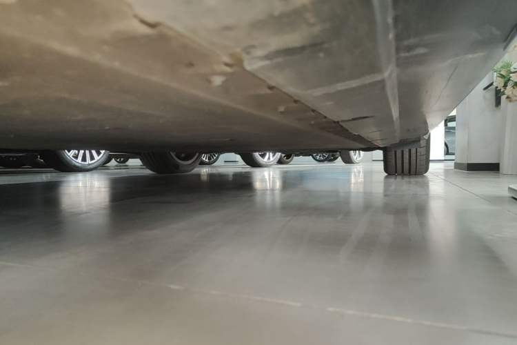 Used Hongqi EH7 2025 640 All-Wheel Drive Smart Selection Edition Left Side Sill