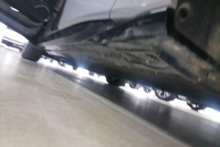 Used Hongqi EH7 2025 640 All-Wheel Drive Smart Selection Edition Left Side Sill