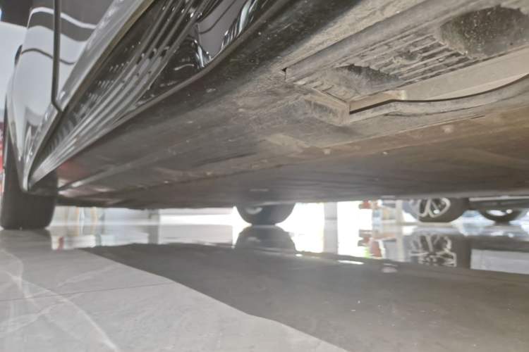Used Hongqi EH7 2025 640 All-Wheel Drive Smart Selection Edition Left Side Sill