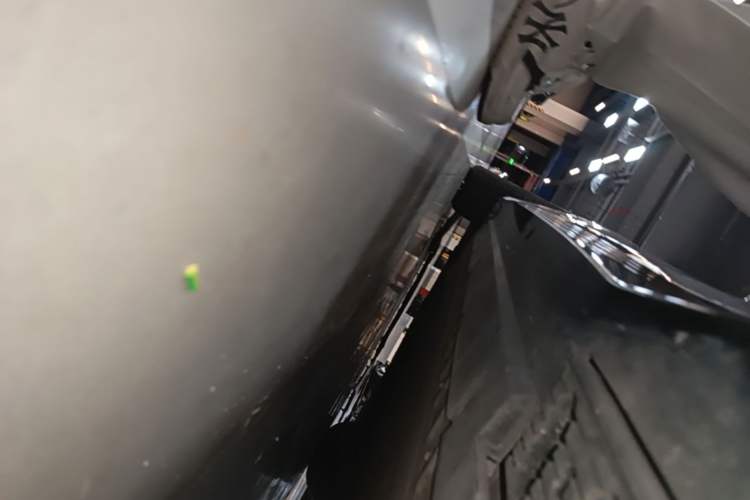 Used Hongqi EH7 2025 640 All-Wheel Drive Smart Selection Edition Left Side Sill
