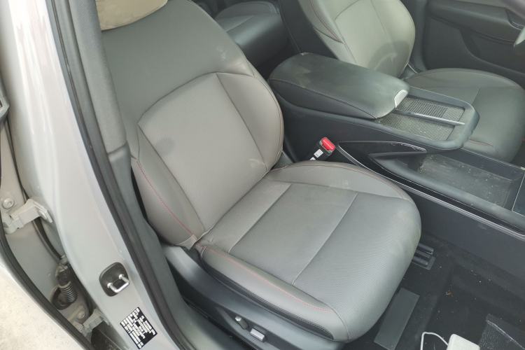 Used Hongqi EH7 2025 640 All-Wheel Drive Smart Selection Edition Right Front Seat