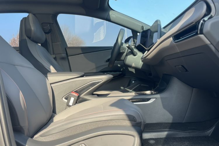 Used Hongqi EH7 2025 640 All-Wheel Drive Smart Selection Edition Right Front Seat