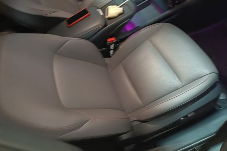 Used Hongqi EH7 2025 640 All-Wheel Drive Smart Selection Edition Right Front Seat