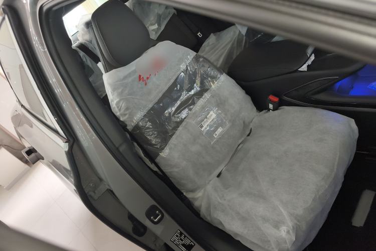 Used Hongqi EH7 2025 600 Smart Selection Edition Right Front Seat