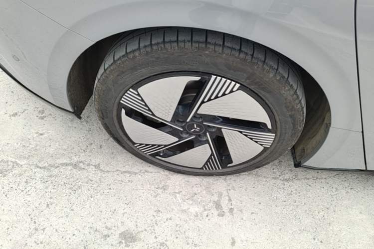 Used Hongqi EH7 2025 640 All-Wheel Drive Smart Selection Edition Right Rear Wheel Hub