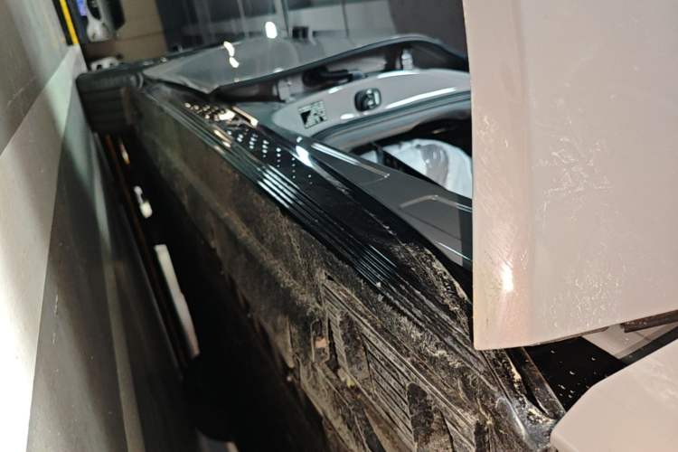 Used Hongqi EH7 2025 690 Smart Selection Edition Right Side Sill