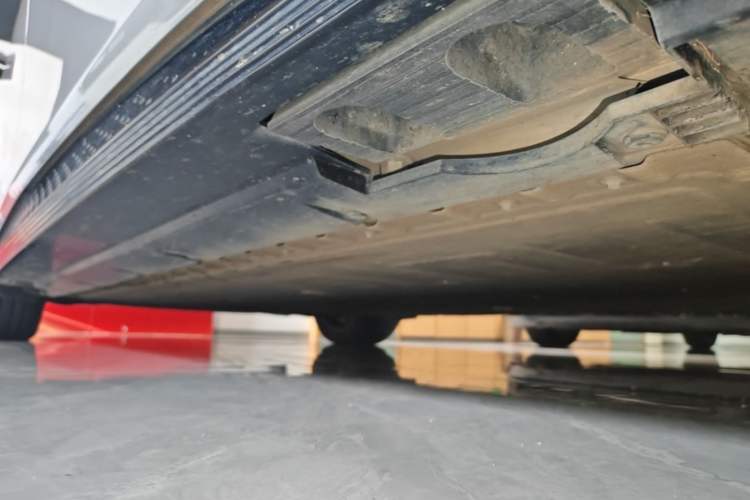 Used Hongqi EH7 2025 640 All-Wheel Drive Smart Selection Edition Right Side Sill