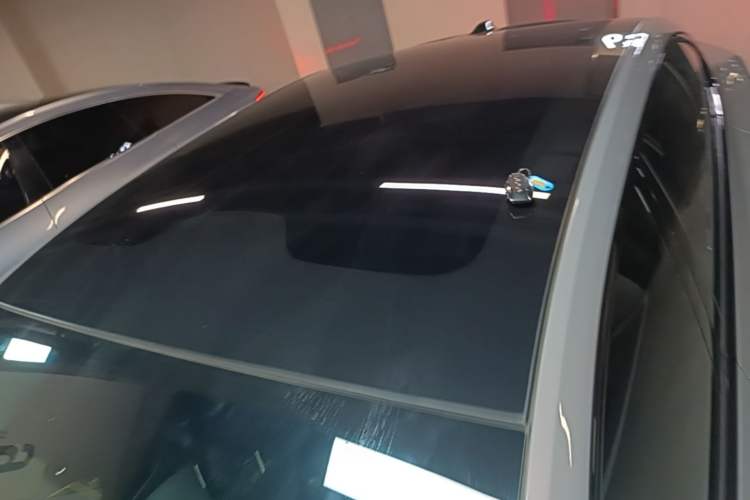 Used Hongqi EH7 2025 640 All-Wheel Drive Smart Selection Edition Roof