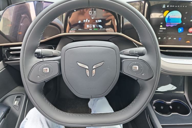 Used Hongqi EH7 2025 640 All-Wheel Drive Smart Selection Edition Steering Wheel
