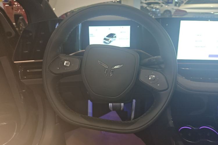 Used Hongqi EH7 2025 640 All-Wheel Drive Smart Selection Edition Steering Wheel