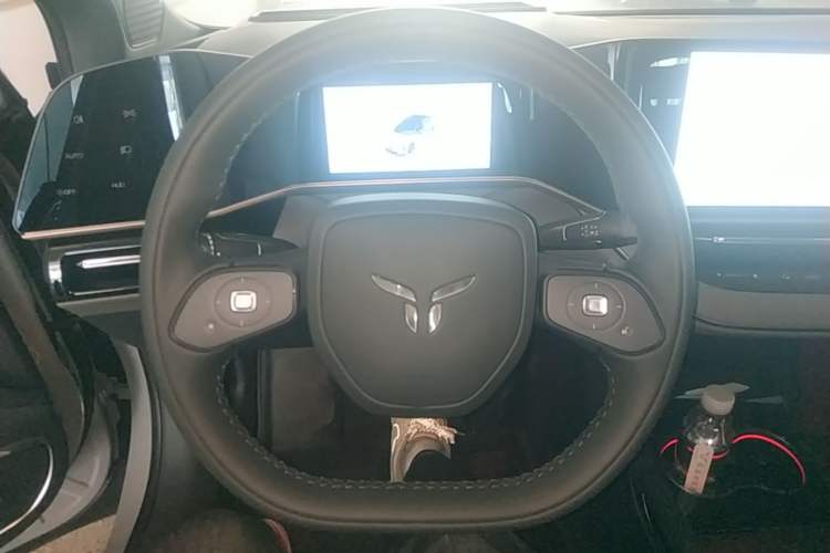 Used Hongqi EH7 2025 640 All-Wheel Drive Smart Selection Edition Steering Wheel