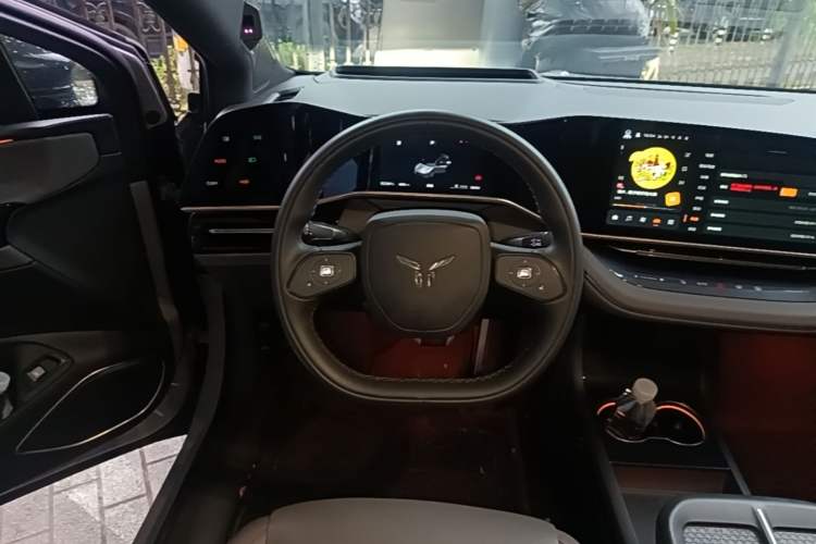 Used Hongqi EH7 2025 640 All-Wheel Drive Smart Selection Edition Steering Wheel