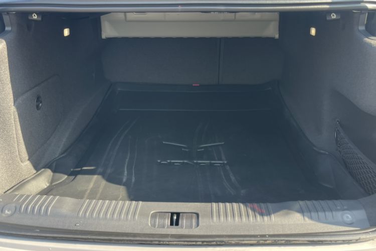 Used Hongqi EH7 2025 640 All-Wheel Drive Smart Selection Edition Trunk