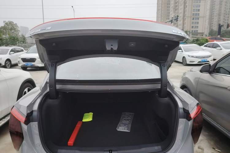 Used Hongqi EH7 2025 640 All-Wheel Drive Smart Selection Edition Trunk