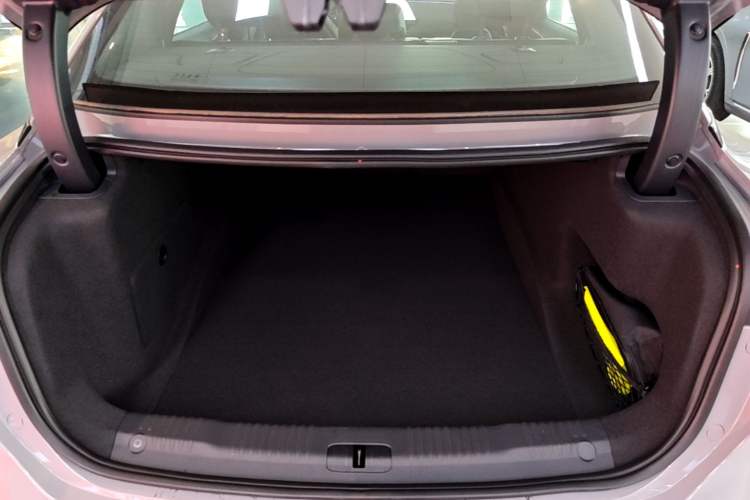 Used Hongqi EH7 2025 640 All-Wheel Drive Smart Selection Edition Trunk