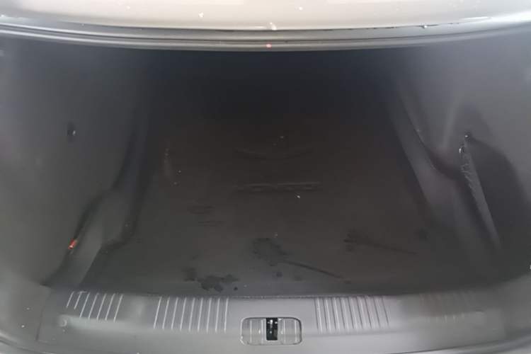 Used Hongqi EH7 2025 640 All-Wheel Drive Smart Selection Edition Trunk