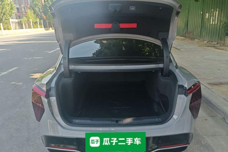 Used Hongqi EH7 2025 640 All-Wheel Drive Smart Selection Edition Trunk