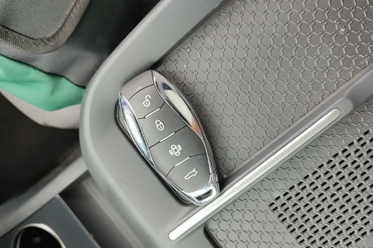 Used Hongqi EH7 2025 640 All-Wheel Drive Smart Selection Edition Vehicle Key
