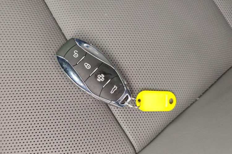 Used Hongqi EH7 2025 640 All-Wheel Drive Smart Selection Edition Vehicle Key