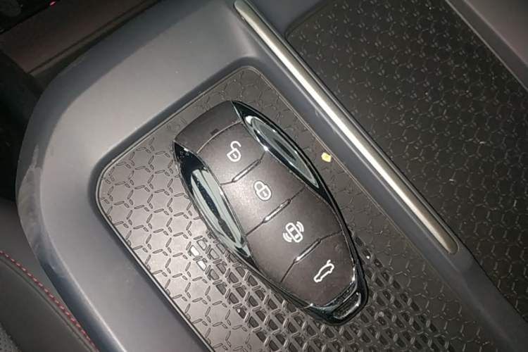 Used Hongqi EH7 2025 640 All-Wheel Drive Smart Selection Edition Vehicle Key