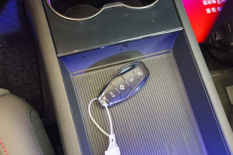 Used Hongqi EH7 2025 640 All-Wheel Drive Smart Selection Edition Vehicle Key