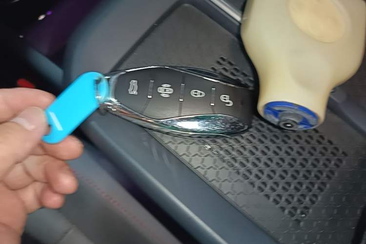 Used Hongqi EH7 2025 640 All-Wheel Drive Smart Selection Edition Vehicle Key