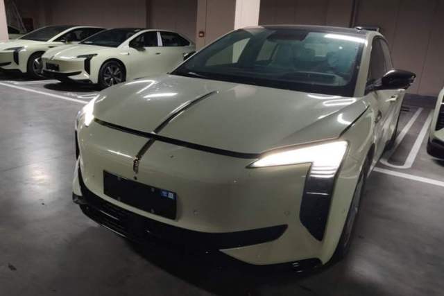 Used Hongqi EH7 2025 690 Smart Selection Edition