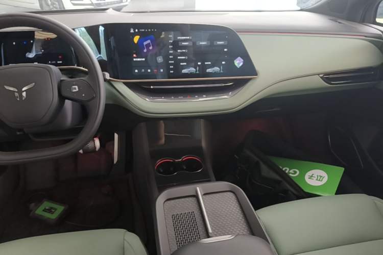 Used Hongqi EH7 2025 690 Smart Selection Edition Audio And AC Panel