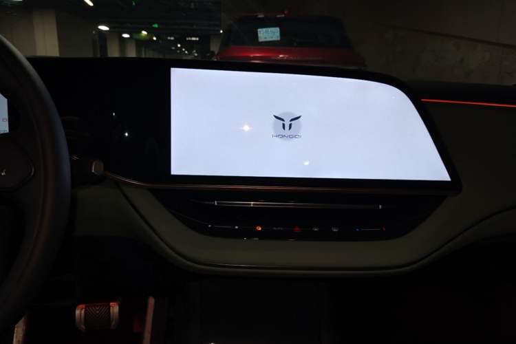 Used Hongqi EH7 2025 600 Smart Selection Edition Audio And AC Panel