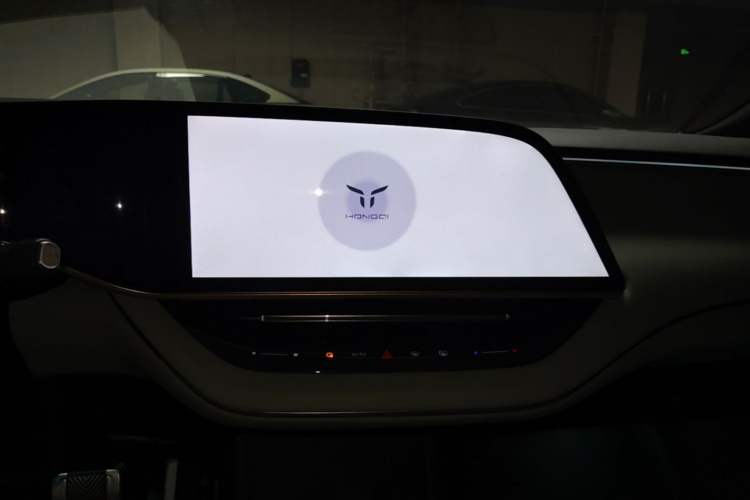 Used Hongqi EH7 2025 600 Smart Selection Edition Audio And AC Panel