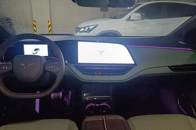 Used Hongqi EH7 2025 690 Smart Selection Edition Center Console