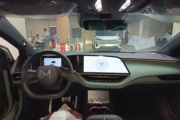Used Hongqi EH7 2025 690 Smart Selection Edition Center Console
