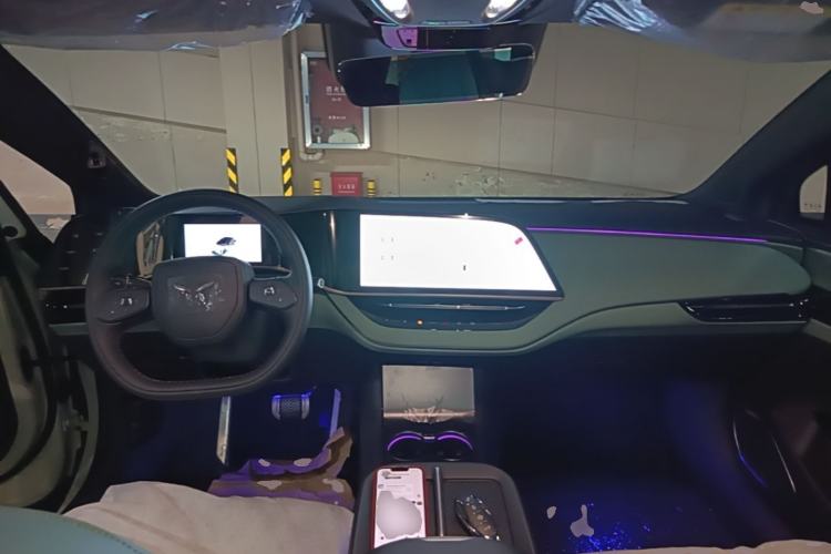 Used Hongqi EH7 2025 690 Smart Selection Edition Center Console