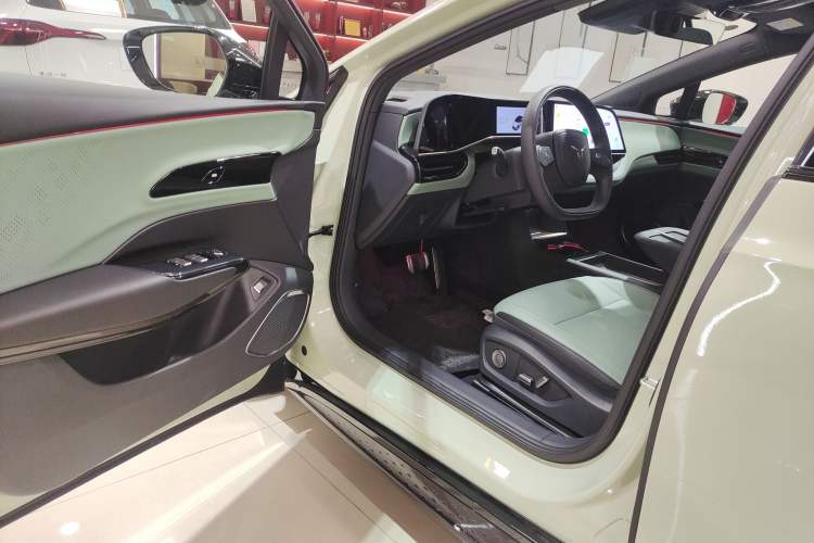 Used Hongqi EH7 2025 600 Smart Selection Edition Driver Seat