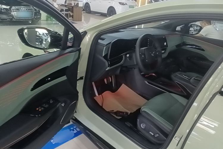 Used Hongqi EH7 2025 690 Smart Selection Edition Driver Seat