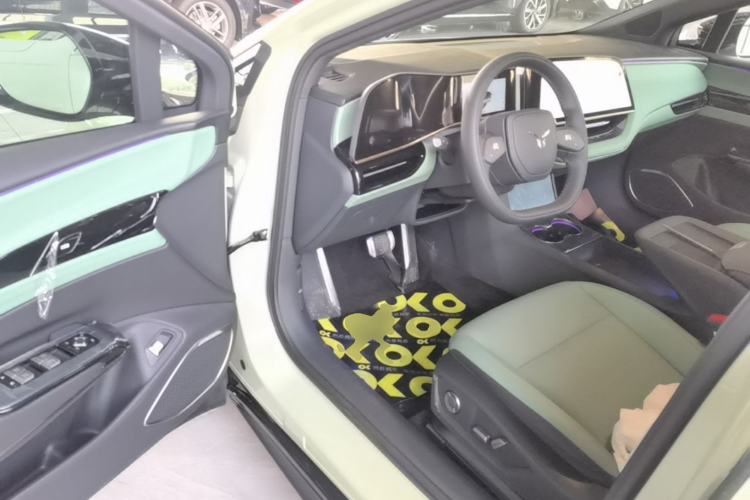 Used Hongqi EH7 2025 600 Smart Selection Edition Driver Seat