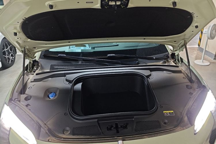 Used Hongqi EH7 2025 690 Smart Selection Edition Engine Bay