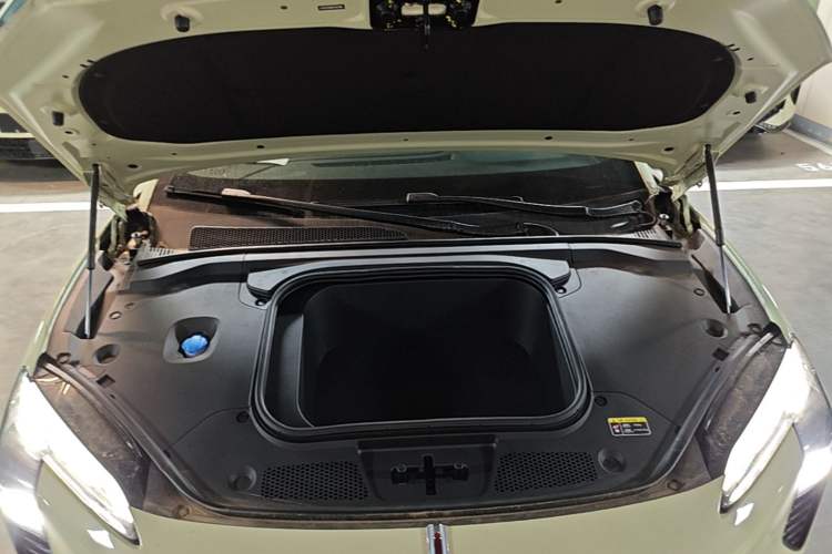 Used Hongqi EH7 2025 690 Smart Selection Edition Engine Bay