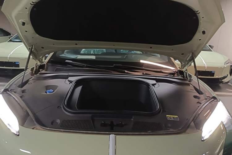 Used Hongqi EH7 2025 690 Smart Selection Edition Engine Bay