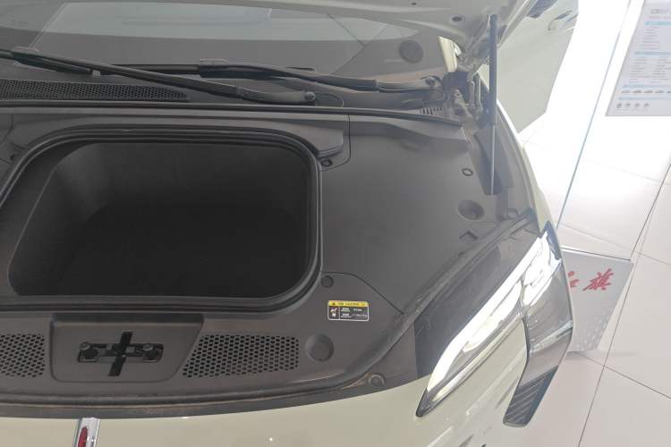 Used Hongqi EH7 2025 690 Smart Selection Edition Engine Bay Left