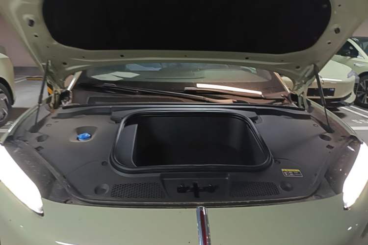 Used Hongqi EH7 2025 690 Smart Selection Edition Engine Bay