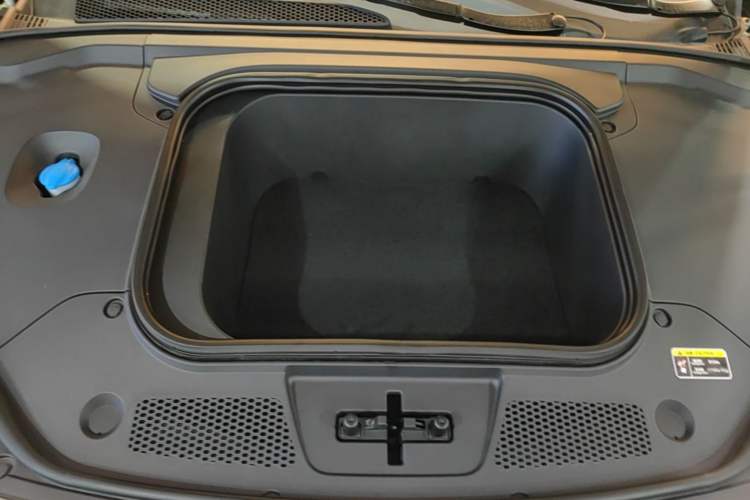Used Hongqi EH7 2025 690 Smart Selection Edition Engine Bay