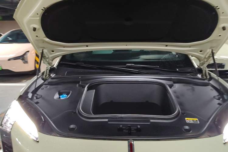 Used Hongqi EH7 2025 600 Smart Selection Edition Engine Bay