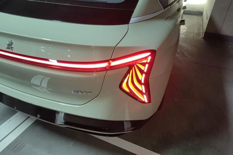 Used Hongqi EH7 2025 690 Smart Selection Edition Exterior 3