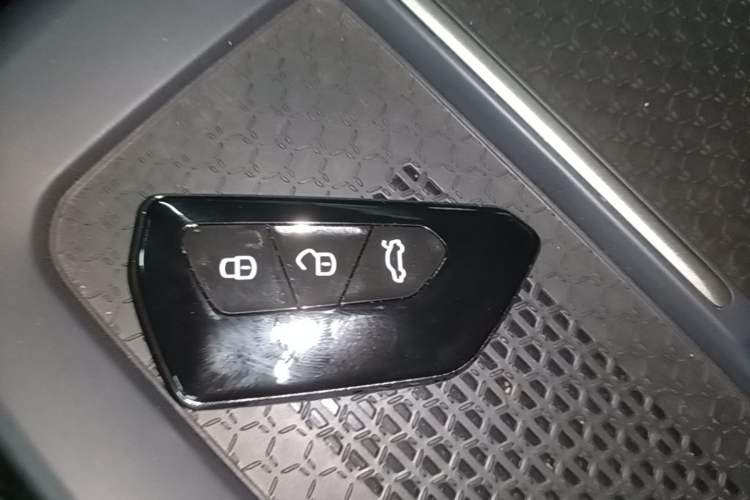Used Hongqi EH7 2025 690 Smart Selection Edition Interior 1